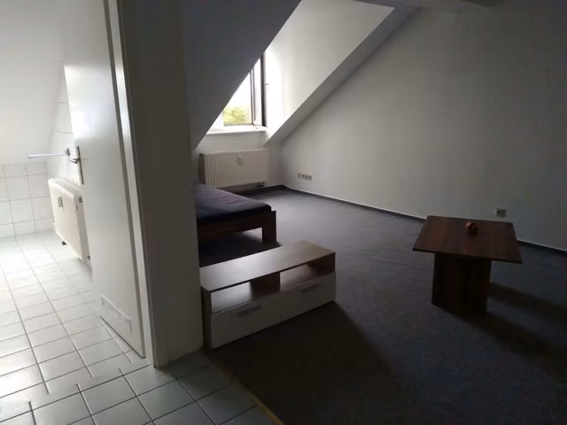 Studio de 24 m² sous les toits dans un immeuble classé à Zwickau