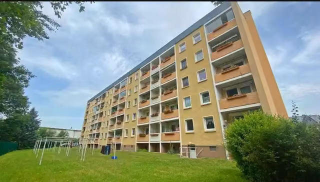 Hohenstein-Ernstthal : 2 pièces loué meublé, balcon et parking